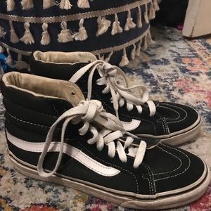 Vans SK8-Hi in Black.
